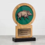 Drewniana Statuetka Dzik Dla Myśliwego Dla Koła Łowieckiego Lasy Państwowe - obrazek 2