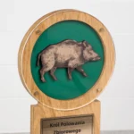 Drewniana Statuetka Dzik Dla Myśliwego Dla Koła Łowieckiego Lasy Państwowe - obrazek 4